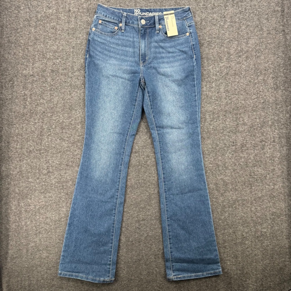 No Boundaries Womens Mid Rise Bootcut Jeans Medium Wash Blue Size 8 NWT
